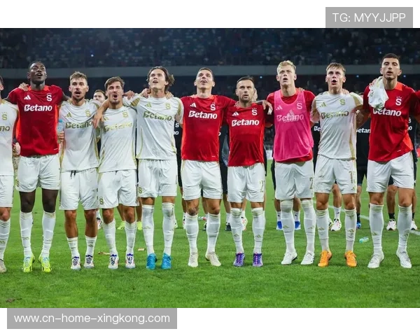 阿贾克斯30分排名第三 赛季中段需稳固欧冠资格赛席位